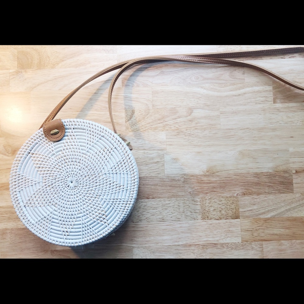 Round straw bag